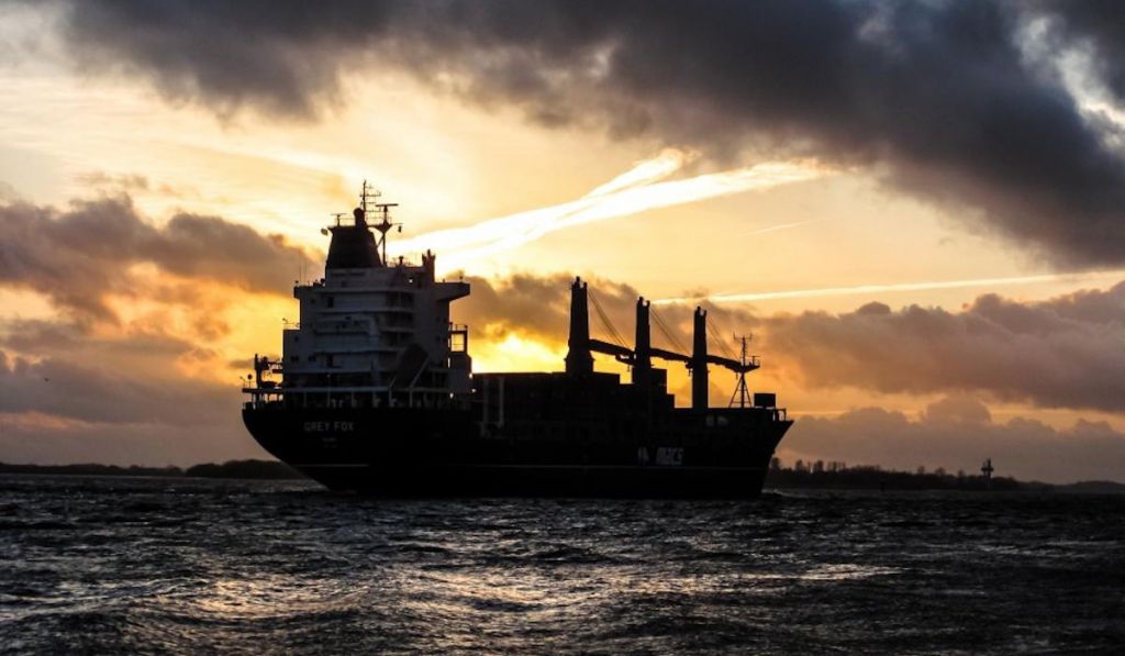 Удари по танкерах призведуть до "згортання" тіньового флоту РФ, - експерт Удари по танкерах призведуть до "згортання" тіньового флоту РФ, - експерт