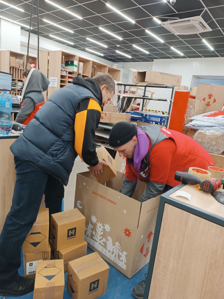 ПОСИЛКИ З ТЕПЛОМ ПОЇХАЛИ НА ДОНЕЧЧИНУ (фото) ПОСИЛКИ З ТЕПЛОМ ПОЇХАЛИ НА ДОНЕЧЧИНУ (фото)