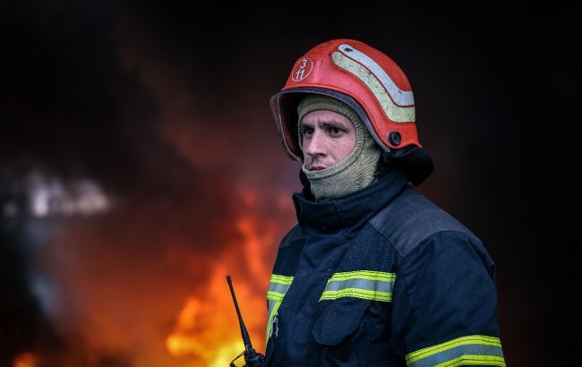 Горів ТЦ, пошкоджені будинки. Запоріжжя зазнало однієї з наймасованіших атак дронів Горів ТЦ, пошкоджені будинки. Запоріжжя зазнало однієї з наймасованіших атак дронів