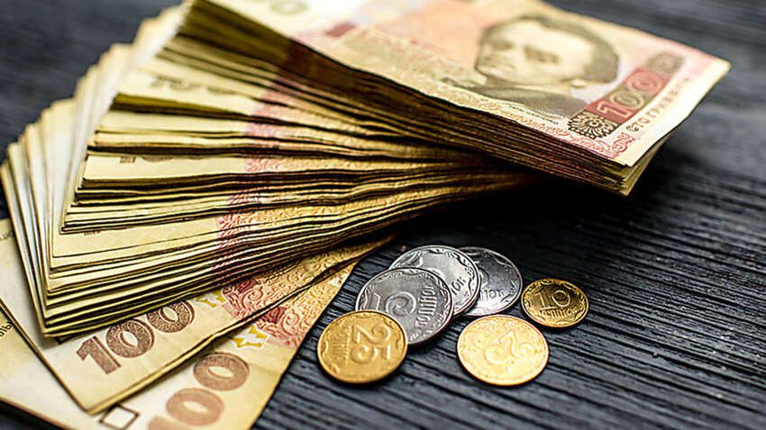 Зарплати перерахували з 1 січня: хто в Україні почав отримувати більше з нового року Зарплати перерахували з 1 січня: хто в Україні почав отримувати більше з нового року