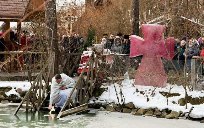 Свято 6 січня: що не можна робити сьогодні, важливі прикмети і традиції Свято 6 січня: що не можна робити сьогодні, важливі прикмети і традиції