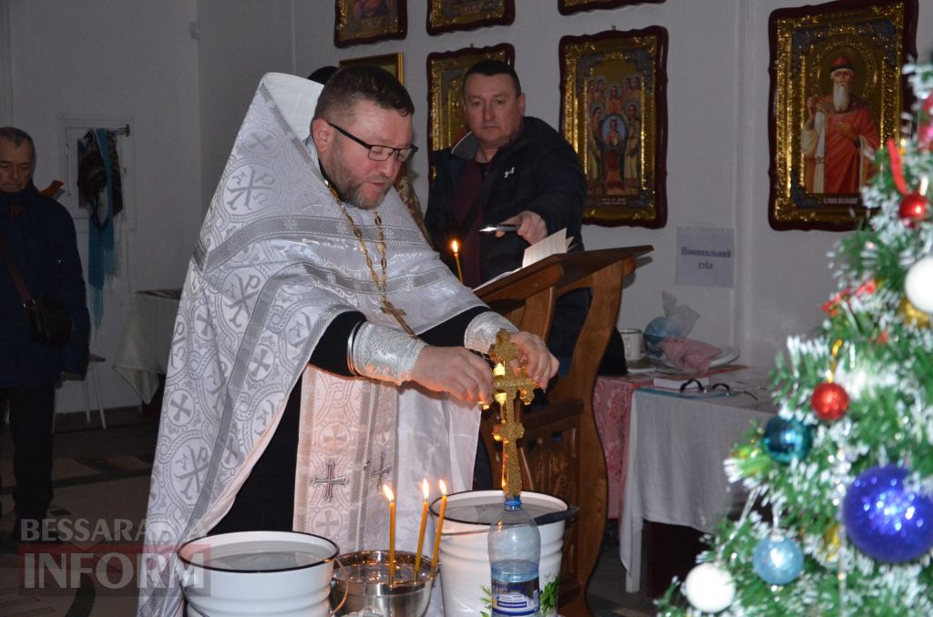 Сила віри у кожній краплі: в Ізмаїлі відбулося таїнство освячення хрещенської води (фото) Сила віри у кожній краплі: в Ізмаїлі відбулося таїнство освячення хрещенської води (фото)