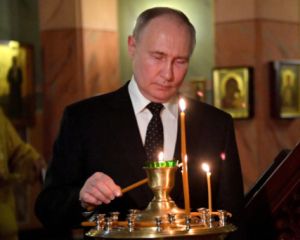 Путін назвав війну проти України "святою місією" під час різдвяної служби Путін назвав війну проти України "святою місією" під час різдвяної служби