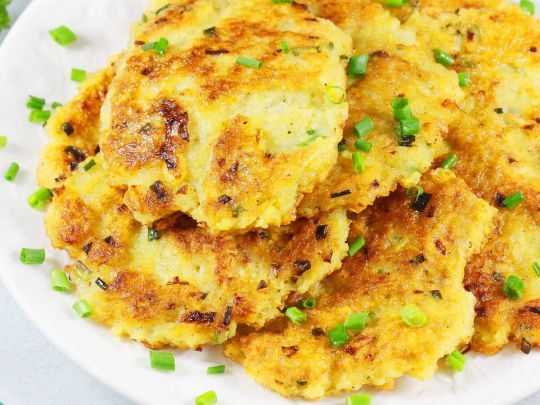 Золотисті та ніжні: як приготувати хрусткі картопляні млинці, які не вбирають зайвий жир Золотисті та ніжні: як приготувати хрусткі картопляні млинці, які не вбирають зайвий жир