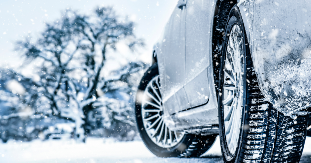 Що робити, якщо авто застрягло у снігу: поради водіям Що робити, якщо авто застрягло у снігу: поради водіям