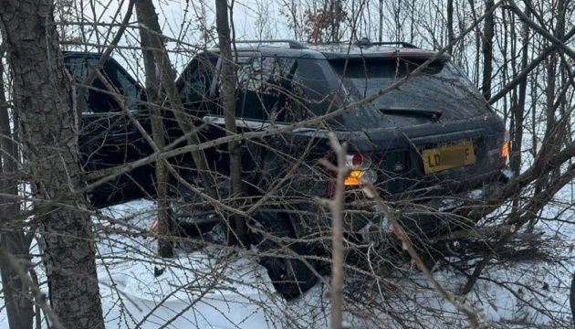 На Буковині порушник травмував прикордонника під час спроби прориву кордону(фото) На Буковині порушник травмував прикордонника під час спроби прориву кордону(фото)