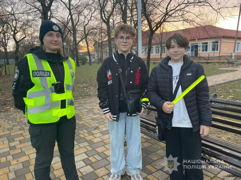 Поліцейські Одещини вкотре нагадують пішоходам, що безпека на дорозі починається з уважності та дотримання простих правил Поліцейські Одещини вкотре нагадують пішоходам, що безпека на дорозі починається з уважності та дотримання простих правил