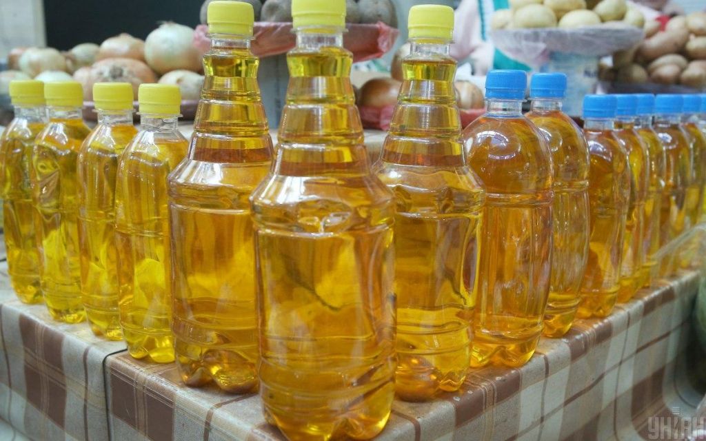 Україна близька до повної зупинки експорту соняшникової олії через порти Україна близька до повної зупинки експорту соняшникової олії через порти