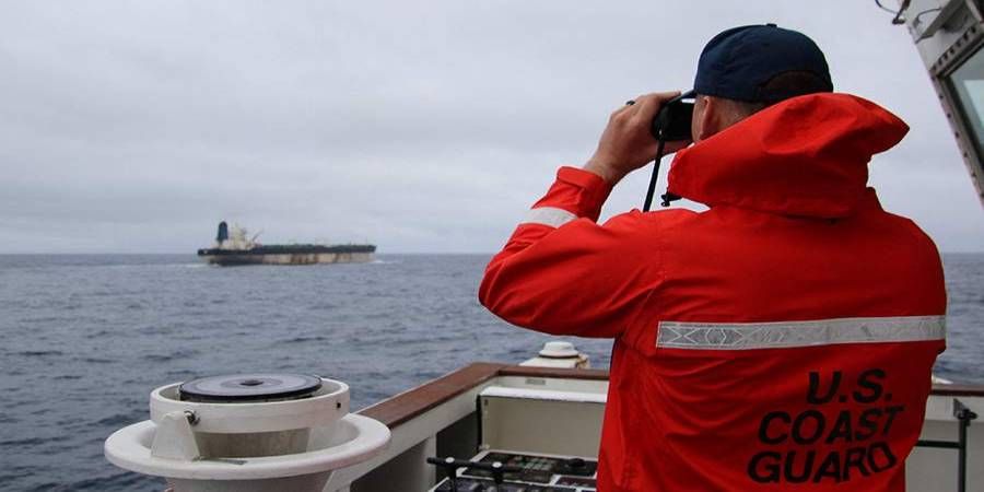 Українські моряки на затриманому США танкері — беззахисні? Українські моряки на затриманому США танкері — беззахисні?