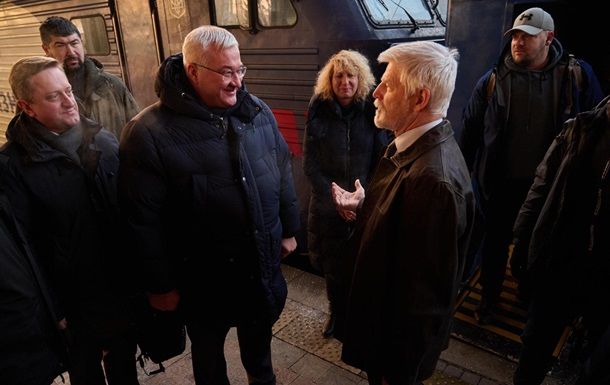 Президент Чехії прибув з візитом до Києва Президент Чехії прибув з візитом до Києва