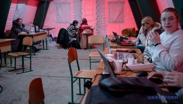 ДСНС попереджає про обмежений ресурс у пунктах незламності, пріоритет - заряджання телефонів та павербанків ДСНС попереджає про обмежений ресурс у пунктах незламності, пріоритет - заряджання телефонів та павербанків