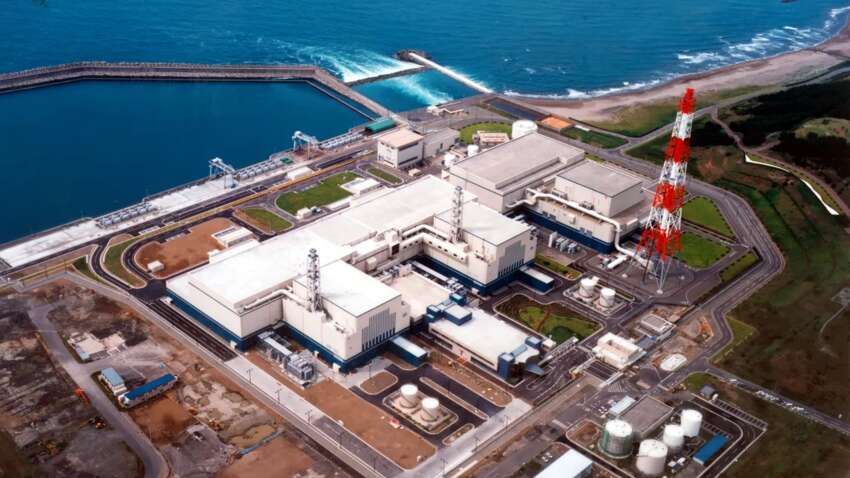 Найбільшу у світі АЕС у Японії зупинили через кілька годин після перезапуску: що сталося Найбільшу у світі АЕС у Японії зупинили через кілька годин після перезапуску: що сталося