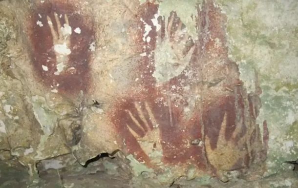 В Індонезії знайшли найдавніший у світі відбиток людської долоні В Індонезії знайшли найдавніший у світі відбиток людської долоні