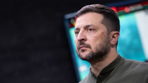 «Донбас не віддамо!»: Зеленський про переговори та безпеку України «Донбас не віддамо!»: Зеленський про переговори та безпеку України