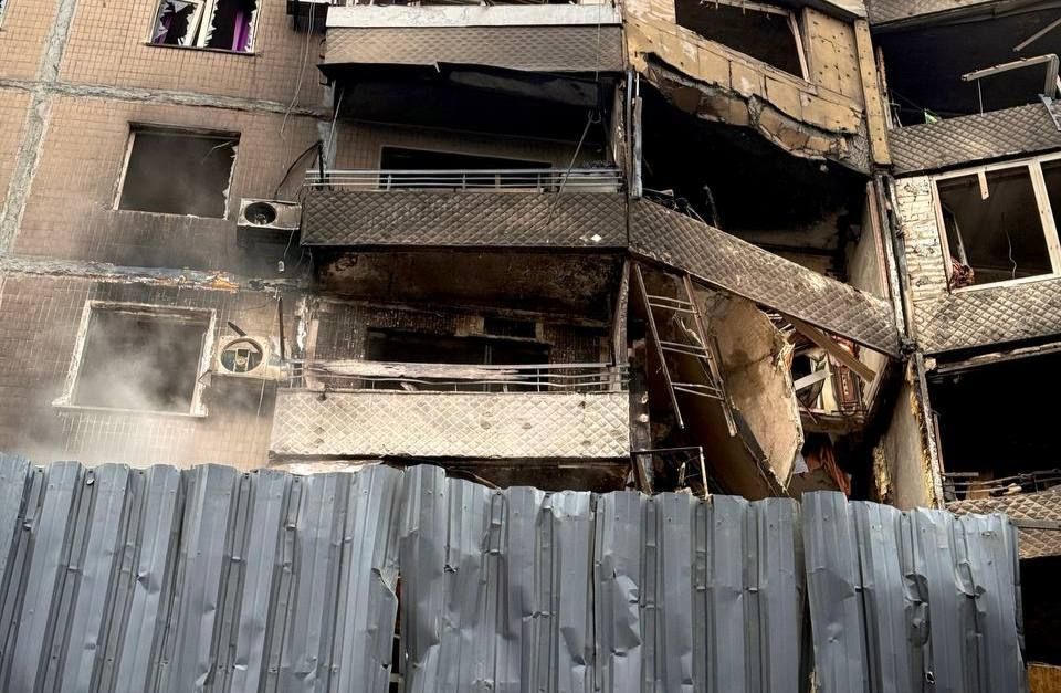 В Одесі після обстрілу під завалами виявили тіло людини В Одесі після обстрілу під завалами виявили тіло людини