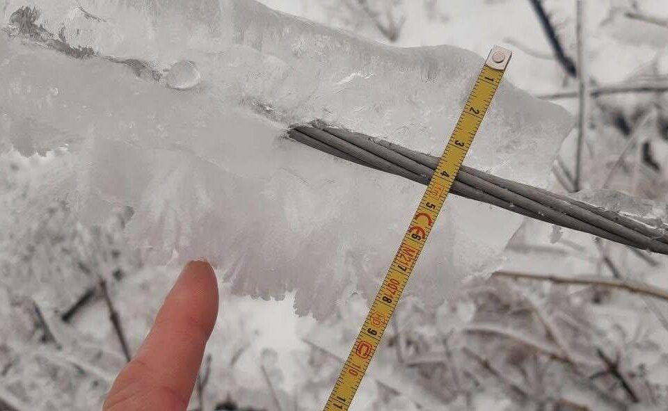 За минулу добу на Одещині енергетики повернули світло у домівки понад 240 тисяч родин: скільки сімей досі без електроенергії За минулу добу на Одещині енергетики повернули світло у домівки понад 240 тисяч родин: скільки сімей досі без електроенергії