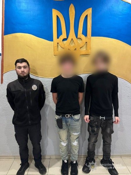 Одеські поліцейські встановили підлітків, причетних до інциденту з котом Одеські поліцейські встановили підлітків, причетних до інциденту з котом