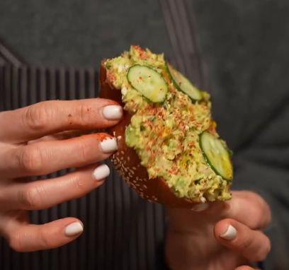 Намазка з авокадо та тунцем: рецепт ідеального сніданку за 5 хв. Намазка з авокадо та тунцем: рецепт ідеального сніданку за 5 хв.