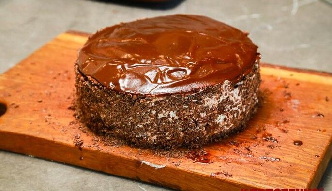 Торт "Спартак" по-новому: Клопотенко розповів, як приготувати улюблений десерт без випікання Торт "Спартак" по-новому: Клопотенко розповів, як приготувати улюблений десерт без випікання