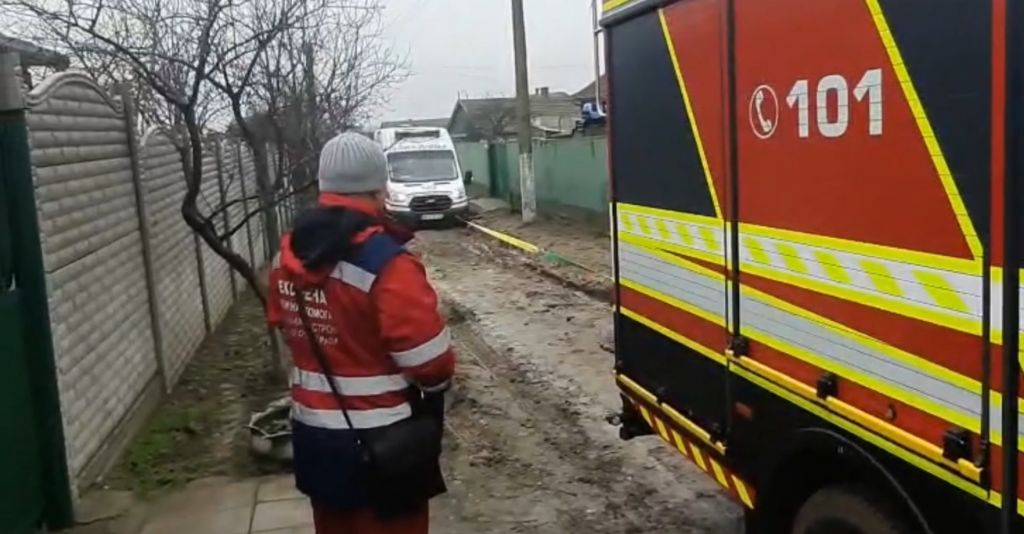 У селі Випасне швидка застрягла в багнюці У селі Випасне швидка застрягла в багнюці