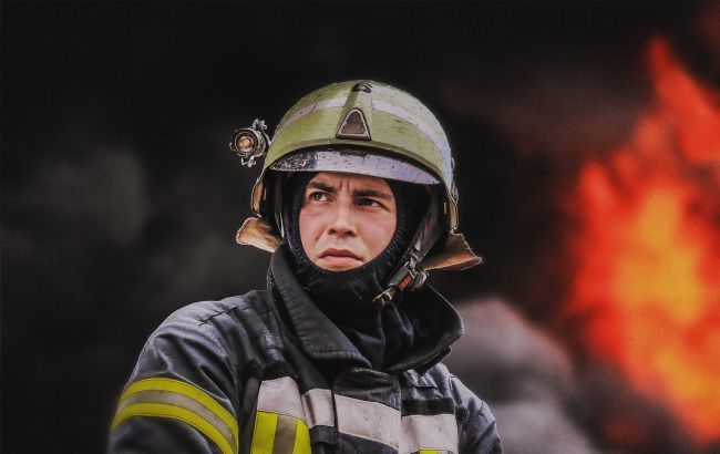 Вигоріло три поверхи. РФ вдарила "Шахедом" по багатоповерхівці в Харкові Вигоріло три поверхи. РФ вдарила "Шахедом" по багатоповерхівці в Харкові