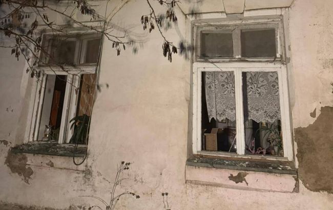 В Одесі тривога лунала майже всю ніч: у будинках та закладах освіти вибиті вікна (фото) В Одесі тривога лунала майже всю ніч: у будинках та закладах освіти вибиті вікна (фото)