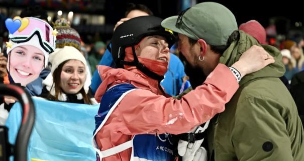 Військовий із Прикарпаття зробив пропозицію українській спортсменці на Олімпіаді-2026(фото) Військовий із Прикарпаття зробив пропозицію українській спортсменці на Олімпіаді-2026(фото)