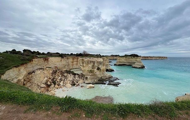 В Італії на День закоханих обвалилася знаменита "арка кохання" В Італії на День закоханих обвалилася знаменита "арка кохання"