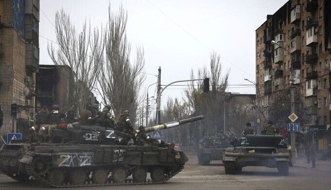 Росіяни в Маріуполі змінюють юридичні адреси знесених будинків та зводять іпотечне житло Росіяни в Маріуполі змінюють юридичні адреси знесених будинків та зводять іпотечне житло