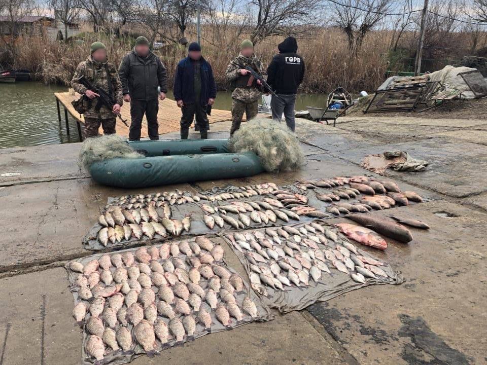 На озері Кагул прикордонники затримали громадянина Молдови, який здійснював браконьєрську діяльність в українських водах На озері Кагул прикордонники затримали громадянина Молдови, який здійснював браконьєрську діяльність в українських водах