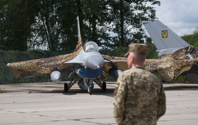 Хто насправді літає на F-16? Ігнат відповів на чутки про іноземних пілотів в Україні Хто насправді літає на F-16? Ігнат відповів на чутки про іноземних пілотів в Україні