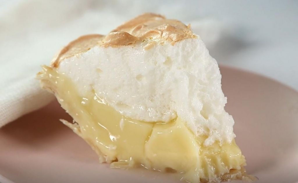 Ідеальний лимонний пиріг з меренгою: простий спосіб приготувати ресторанний десерт вдома Ідеальний лимонний пиріг з меренгою: простий спосіб приготувати ресторанний десерт вдома