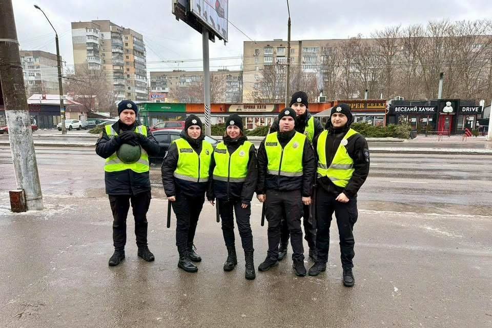 Курсанти Одеського державного університету внутрішніх справ допомагають патрулювати вулиці Одеси Курсанти Одеського державного університету внутрішніх справ допомагають патрулювати вулиці Одеси