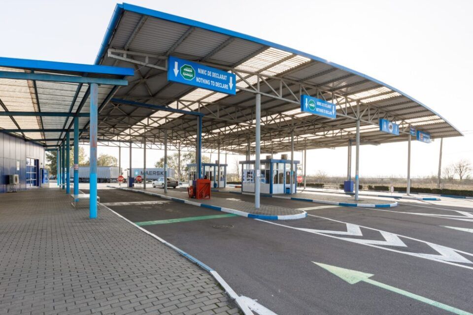 Тимчасово припинено рух через один з митних постів на Одещині: куди переправляють подорожуючих Тимчасово припинено рух через один з митних постів на Одещині: куди переправляють подорожуючих