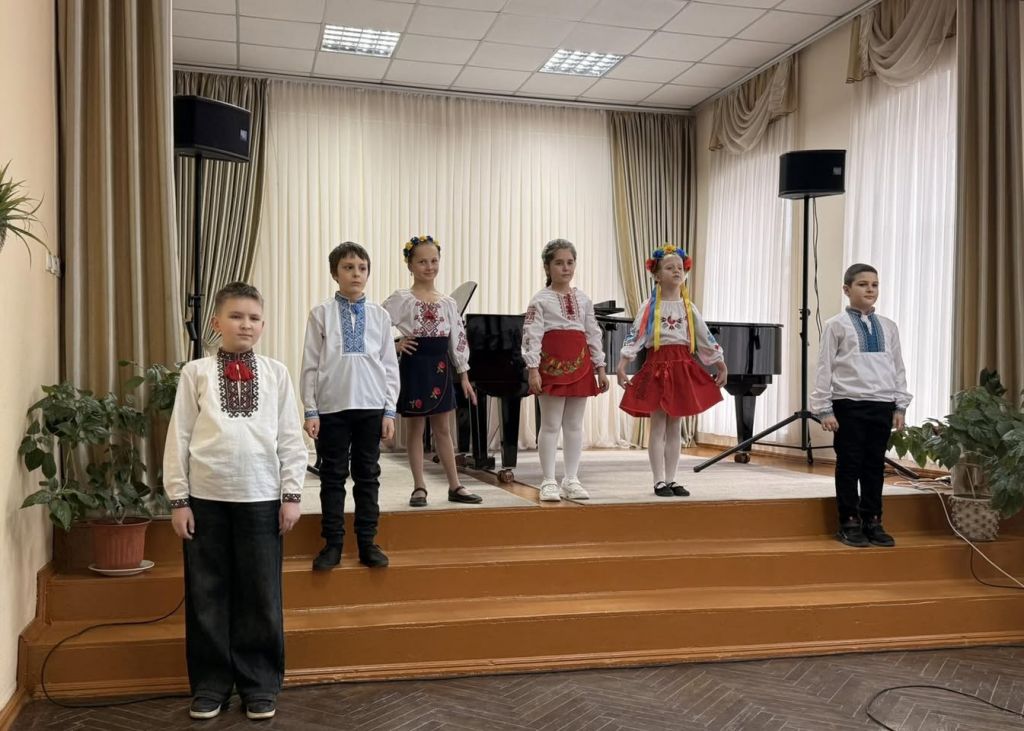 Учнівський концерт української музики та поезії «З Україною в серці!»(фото) Учнівський концерт української музики та поезії «З Україною в серці!»(фото)