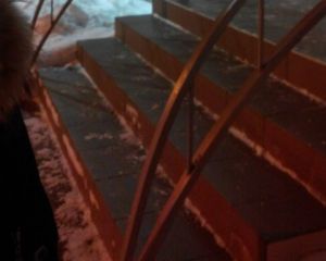 Як не сковзатися на ґанку: простий та ефективний лайфхак Як не сковзатися на ґанку: простий та ефективний лайфхак