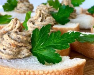 Розпочався Великий піст: зберігайте добірку п'яти пісних намазок на хліб Розпочався Великий піст: зберігайте добірку п'яти пісних намазок на хліб