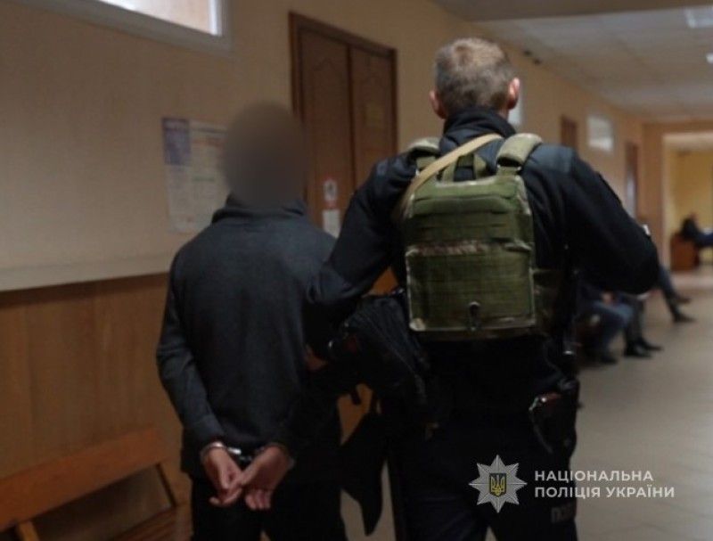 Ув’язнення за «виховання» кулаками: в Одесі засудили батька, який довів немовля до коми Ув’язнення за «виховання» кулаками: в Одесі засудили батька, який довів немовля до коми