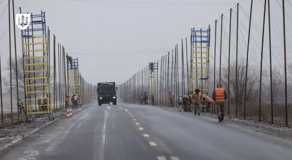 До кінця року 4000 км автодоріг України закриють антидроновими сітками — міністр оборони До кінця року 4000 км автодоріг України закриють антидроновими сітками — міністр оборони