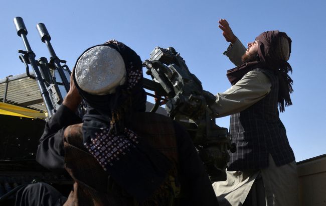 Винищувачі бомбардують Кабул: Пакистан звернувся із заявою до Афганістану Винищувачі бомбардують Кабул: Пакистан звернувся із заявою до Афганістану