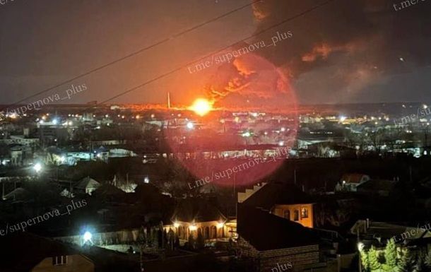 Блекаут у Бєлгороді, пожежі в Луганську та Алчевську: знищено нафтобазу і підстанцію Блекаут у Бєлгороді, пожежі в Луганську та Алчевську: знищено нафтобазу і підстанцію