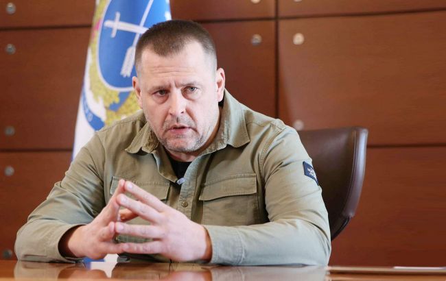 Збитий "Шахед" впав за 10 метрів від будинку мера Дніпра (фото) Збитий "Шахед" впав за 10 метрів від будинку мера Дніпра (фото)