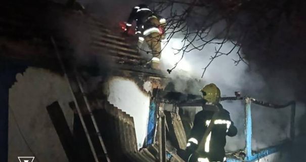 На Полтавщині сталась пожежа через опалення: серед постраждалих діти На Полтавщині сталась пожежа через опалення: серед постраждалих діти