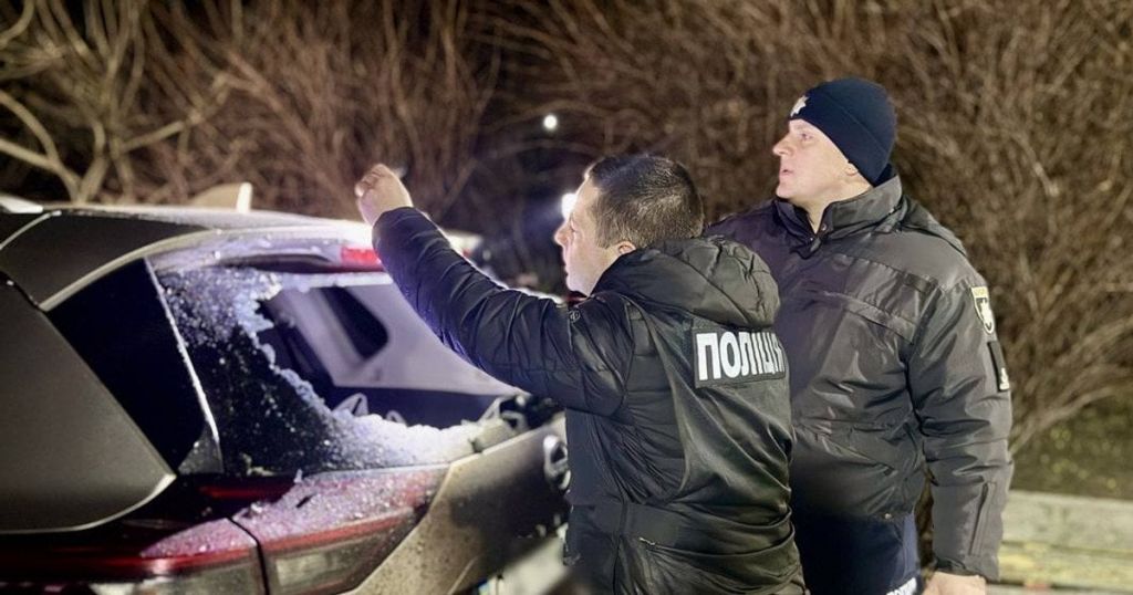 У Черкасах чоловік підірвав гранату: помер до приїзду медиків (фото) У Черкасах чоловік підірвав гранату: помер до приїзду медиків (фото)