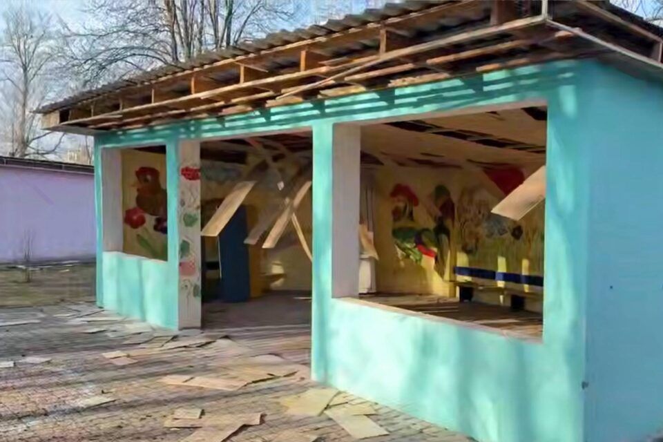 Внаслідок атаки по Чорноморську вночі 16 березня пошкоджено дитячий садочок Внаслідок атаки по Чорноморську вночі 16 березня пошкоджено дитячий садочок