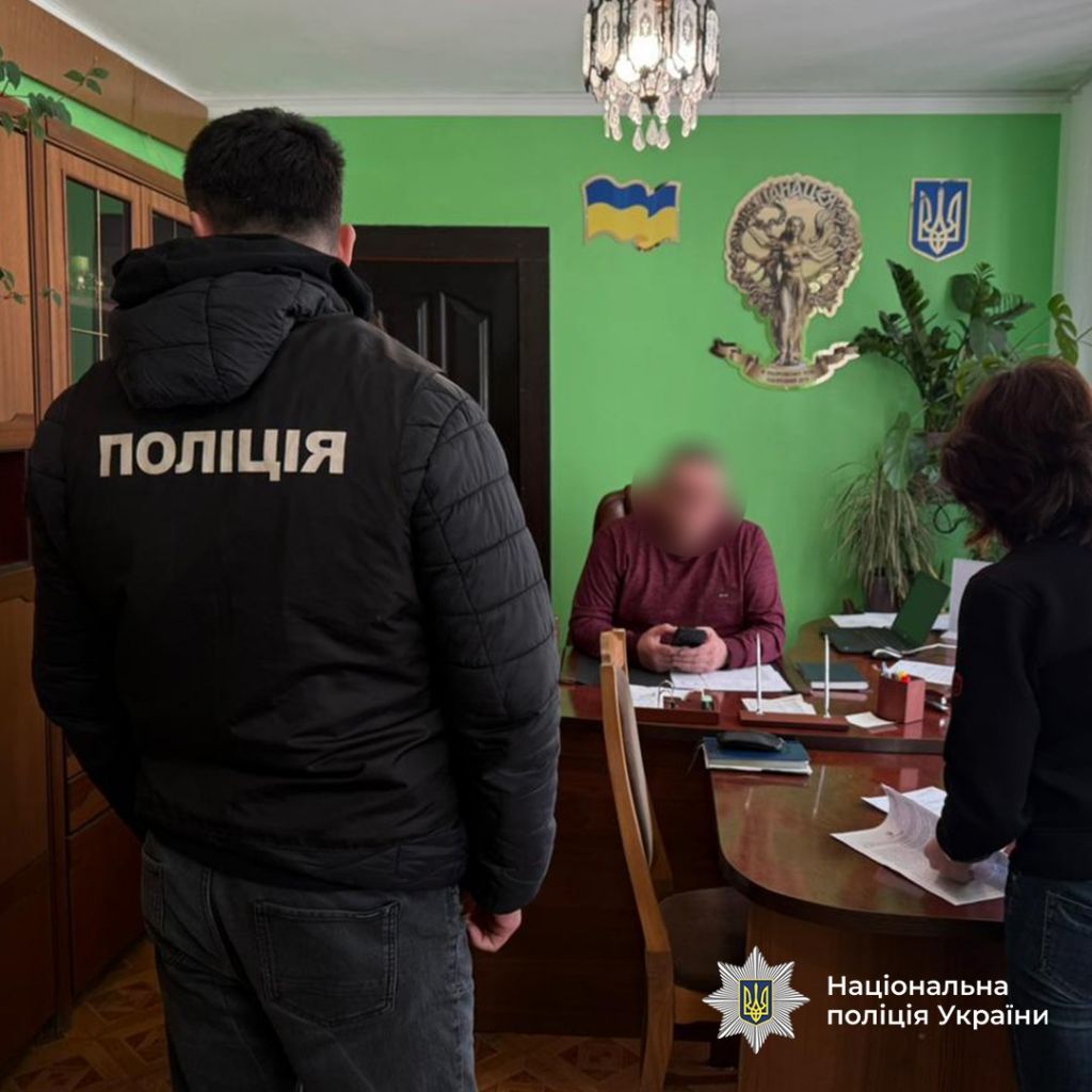 70 обшуків та 18 підозрюваних: поліцейські викрили десятки схем привласнення державних коштів на медичні послуги по всій Україні (фото,відео) 70 обшуків та 18 підозрюваних: поліцейські викрили десятки схем привласнення державних коштів на медичні послуги по всій Україні (фото,відео)