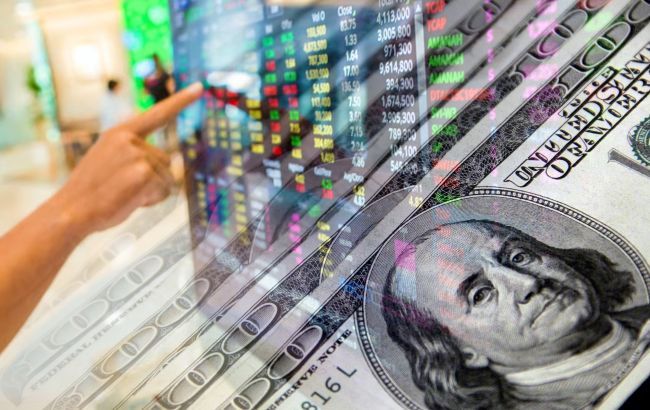 Долар завмер, євро падає: який курс на 27 березня та чи вщухла "паніка" на валютному ринку Долар завмер, євро падає: який курс на 27 березня та чи вщухла "паніка" на валютному ринку