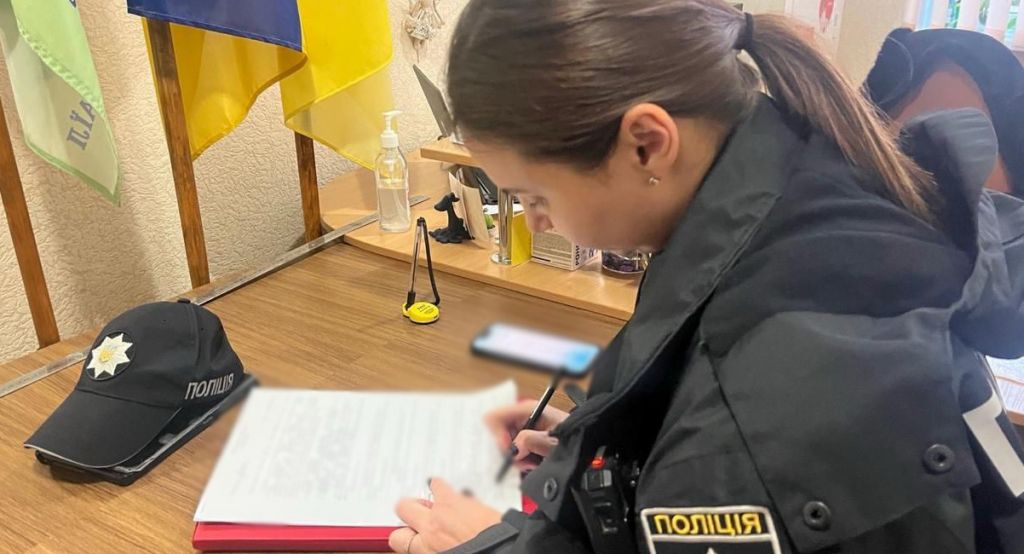 В Одесі рятувальники відчинили квартиру та виявили тіло жінки В Одесі рятувальники відчинили квартиру та виявили тіло жінки