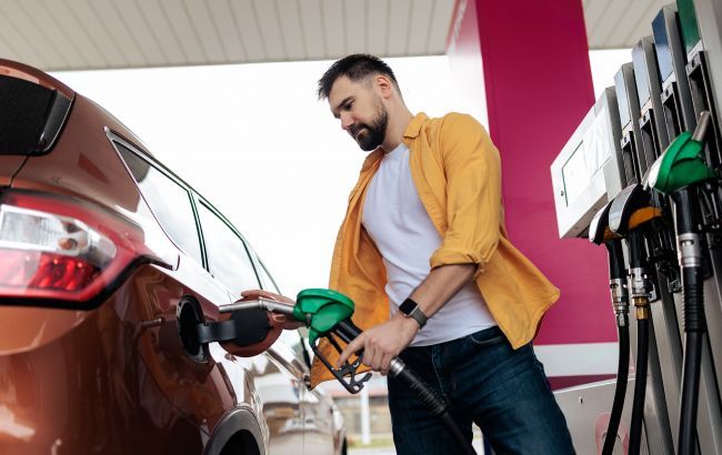 Бензин різко здешевшав, але не всюди: ціни на АЗС 27 березня Бензин різко здешевшав, але не всюди: ціни на АЗС 27 березня