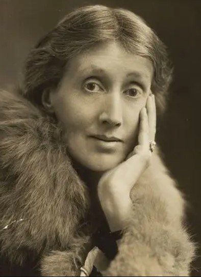 Письменниця наклала на себе руки Письменниця наклала на себе руки